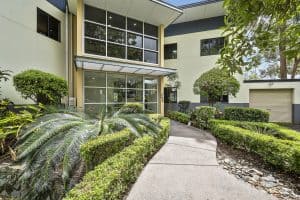 12/2404 Logan Road, Eight Mile Plains QLD 4113- hallway