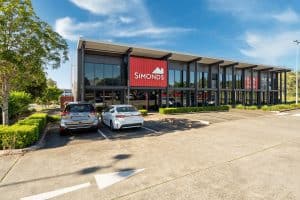 : 3894 Pacific Highway, Loganholme QLD 4129- parking space