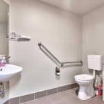 9/28 Newheath Drive, Arundel QLD 4214-comfort room